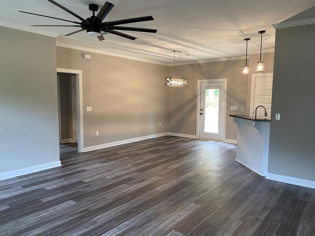 2552 Jordon Ave - Photo 4 of 24