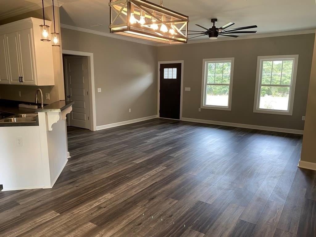 2552 Jordon Ave - Photo 5 of 24
