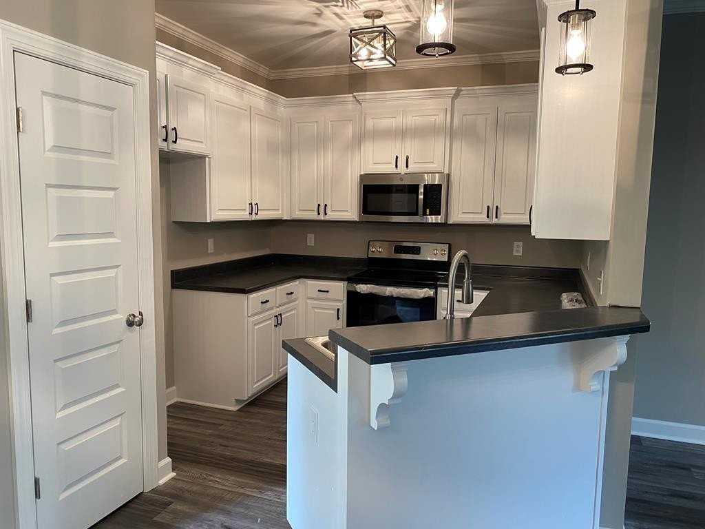 2552 Jordon Ave - Photo 6 of 24