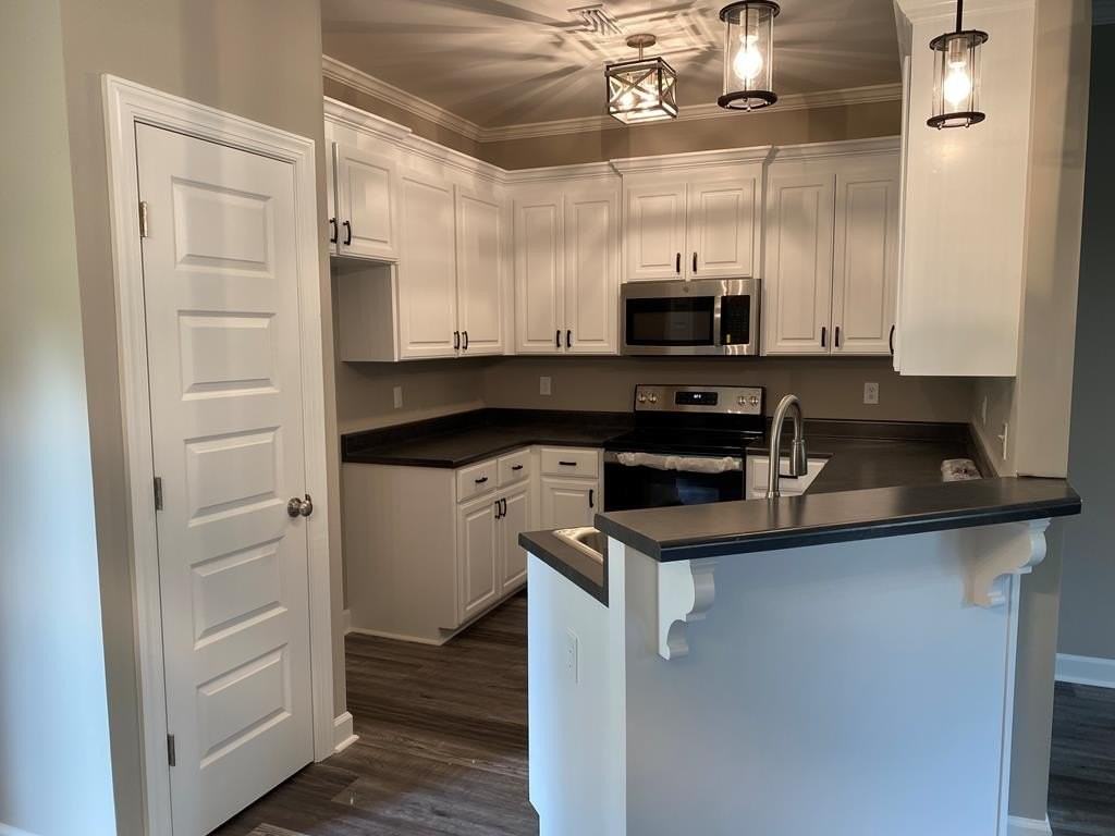 2552 Jordon Ave - Photo 7 of 24