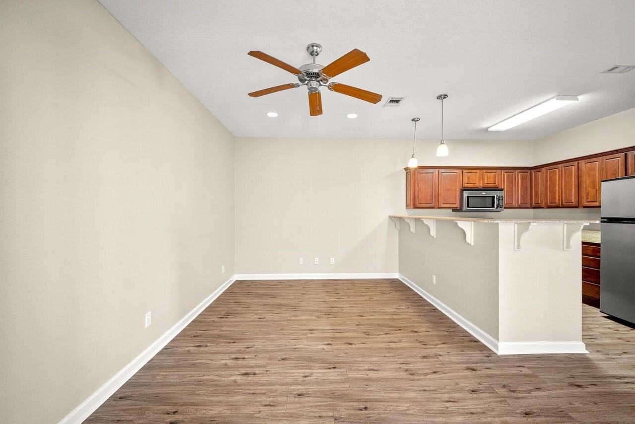 830 Arbor Lake Dr - Photo 4 of 35