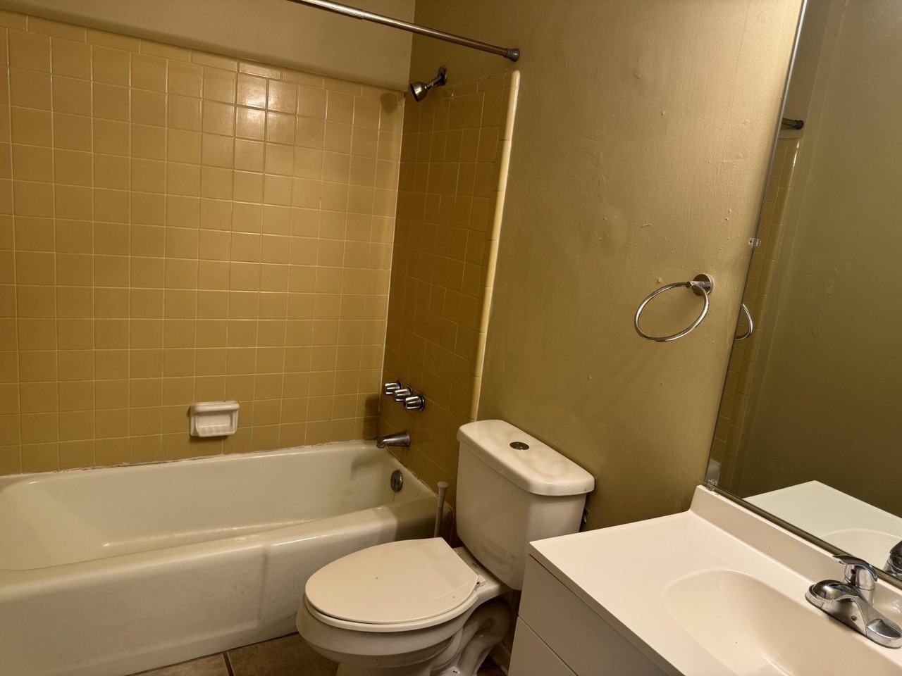 102 Chicago Ave Se - Photo 4 of 4