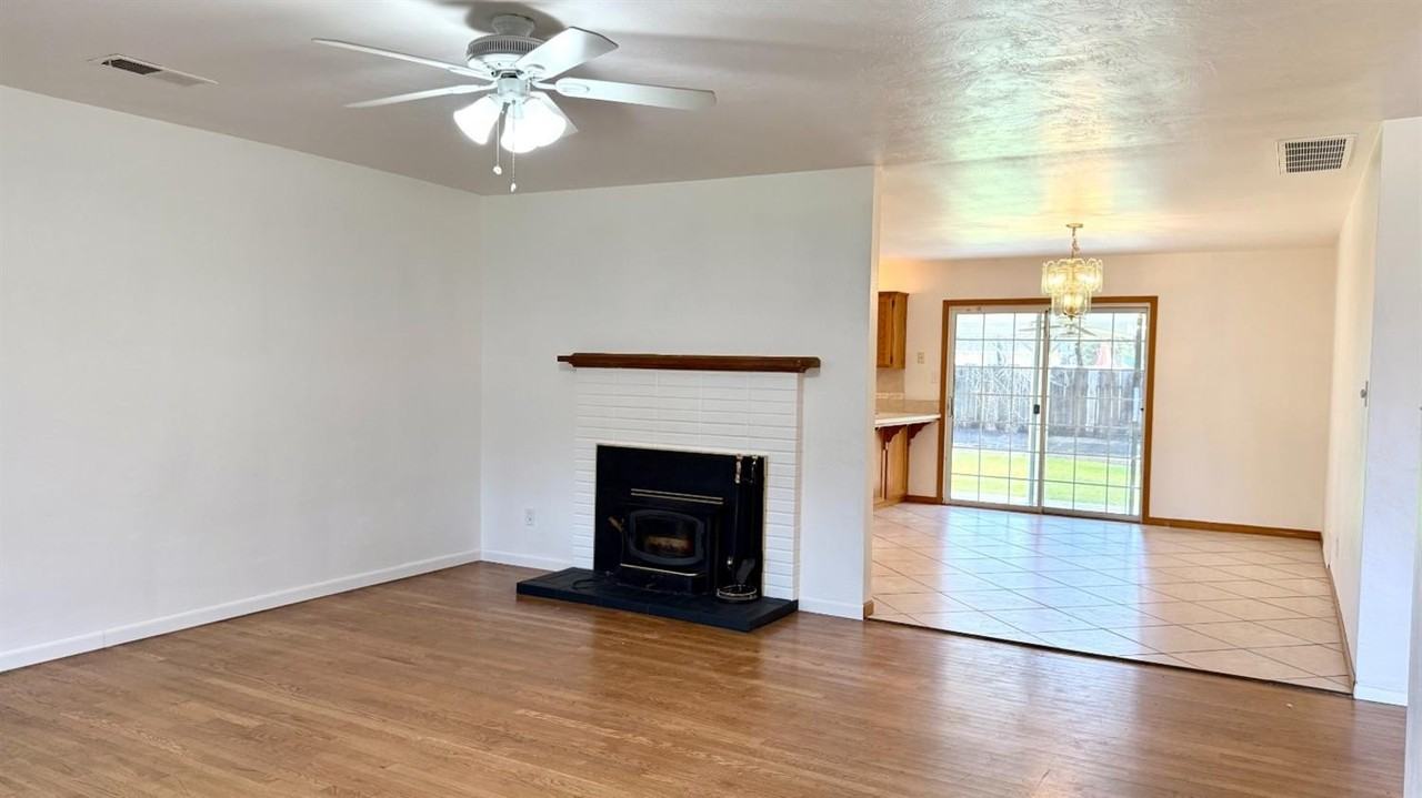 2335 N Douty St - Photo 4 of 17