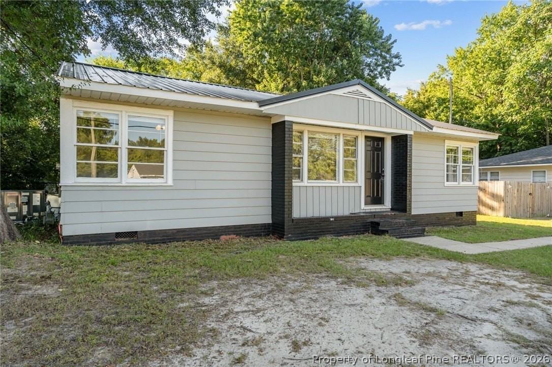 821 Sandalwood Dr - Photo 3 of 27