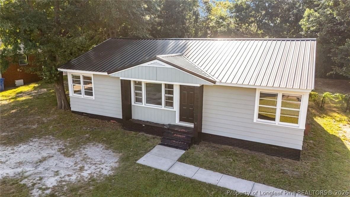 821 Sandalwood Dr - Photo 4 of 27