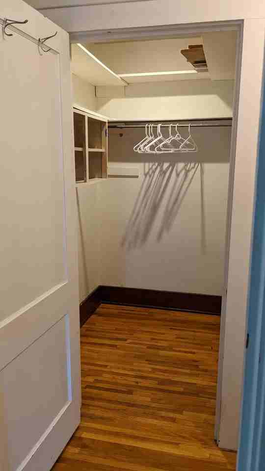 200 East Laurel Street - Photo 5 of 12