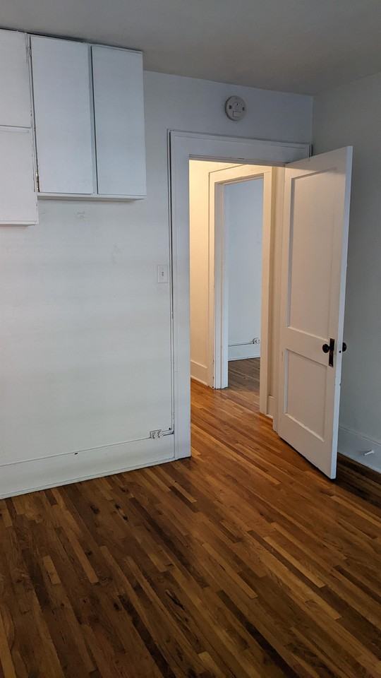 200 East Laurel Street - Photo 7 of 12