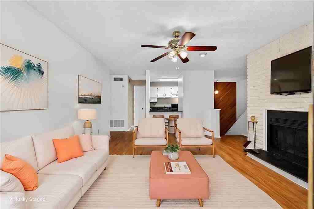 903 Cumberland Ct Se - Photo 2 of 22