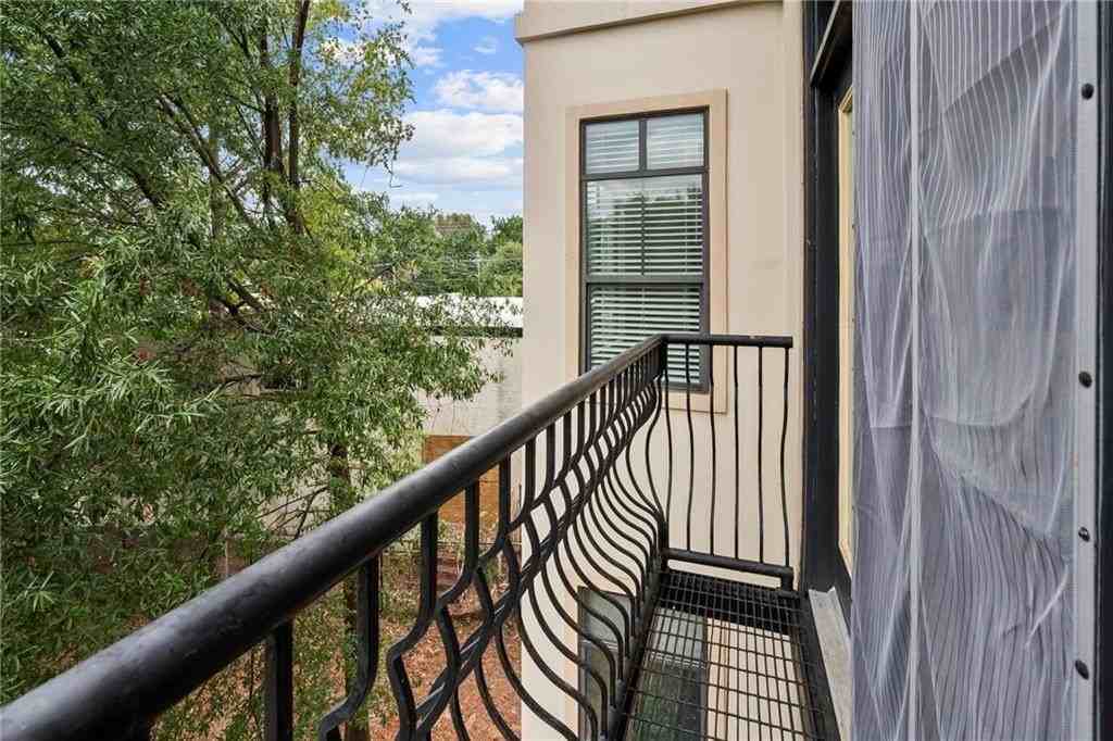 5300 Peachtree Rd #2303 - Photo 2 of 8