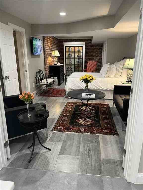 2523 Sharondale Dr Ne - Photo 4 of 8