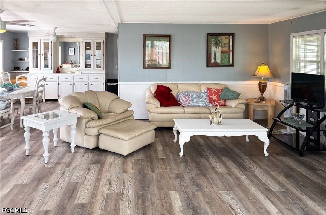 5558 Sir Walter Way