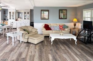 featured image of 5558 Sir Walter Way