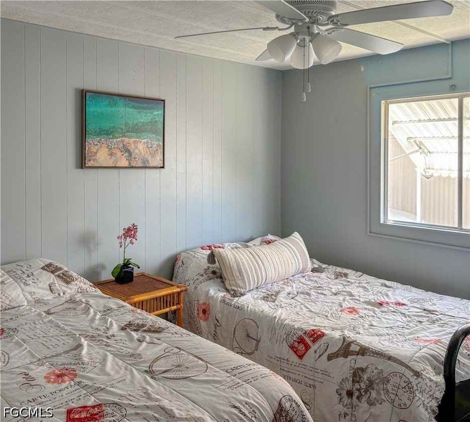 5558 Sir Walter Way - Photo 6 of 7