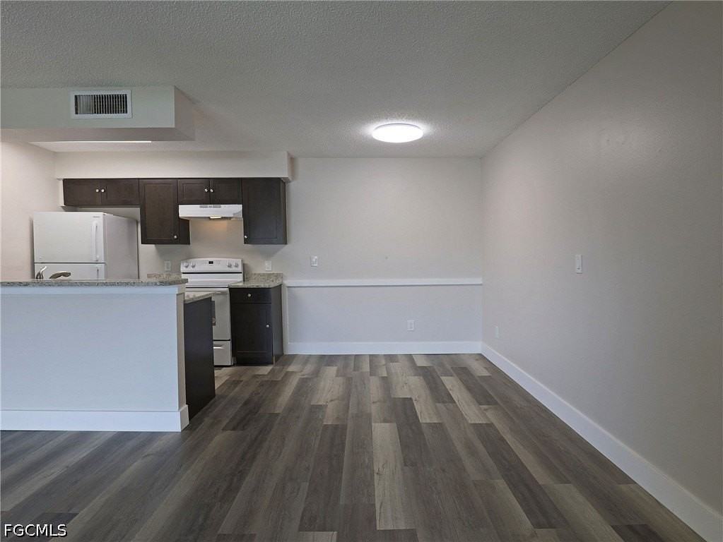 5303 Summerlin Rd #315 - Photo 3 of 12