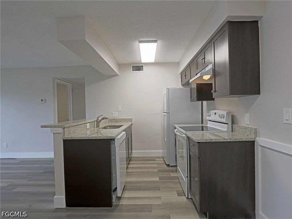 5303 Summerlin Rd #315 - Photo 5 of 12