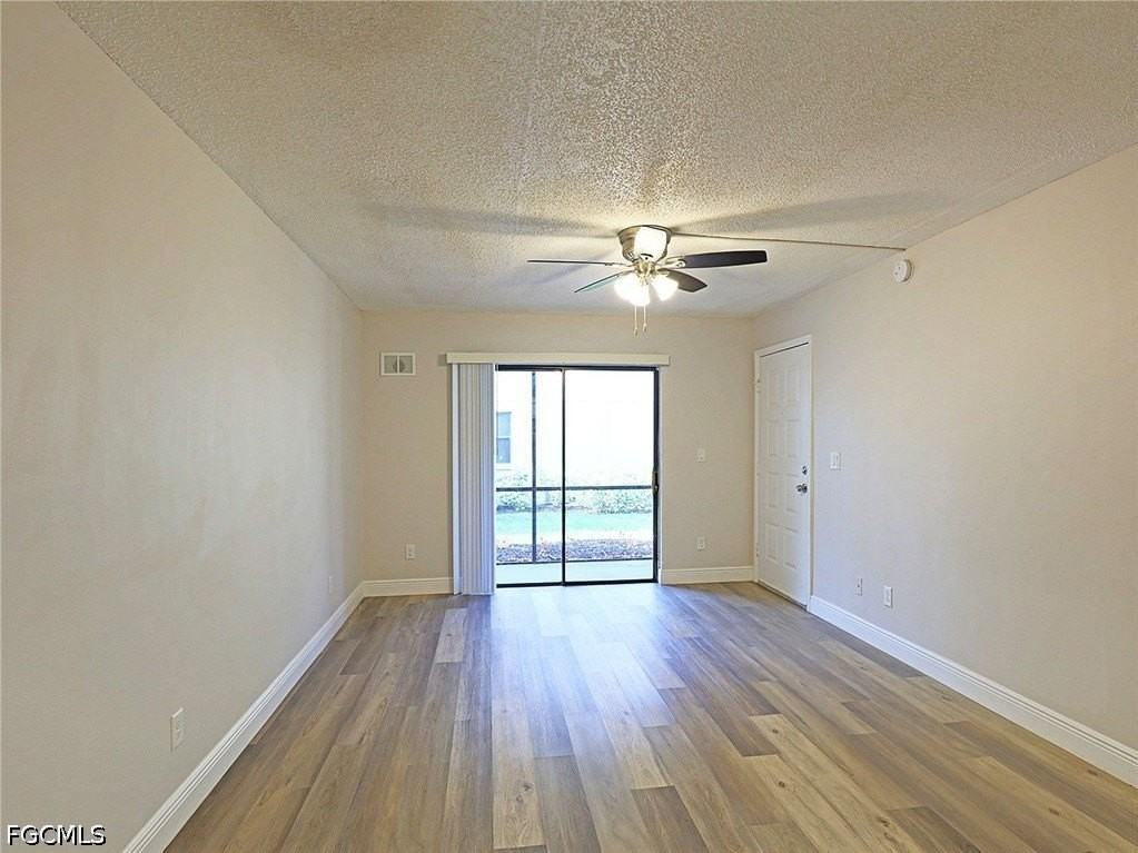 5305 Summerlin Rd #506 - Photo 4 of 14