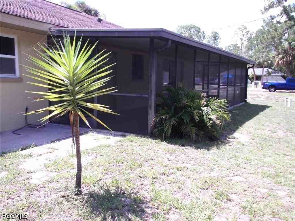 426 Hamilton Ave - Photo 3 of 18