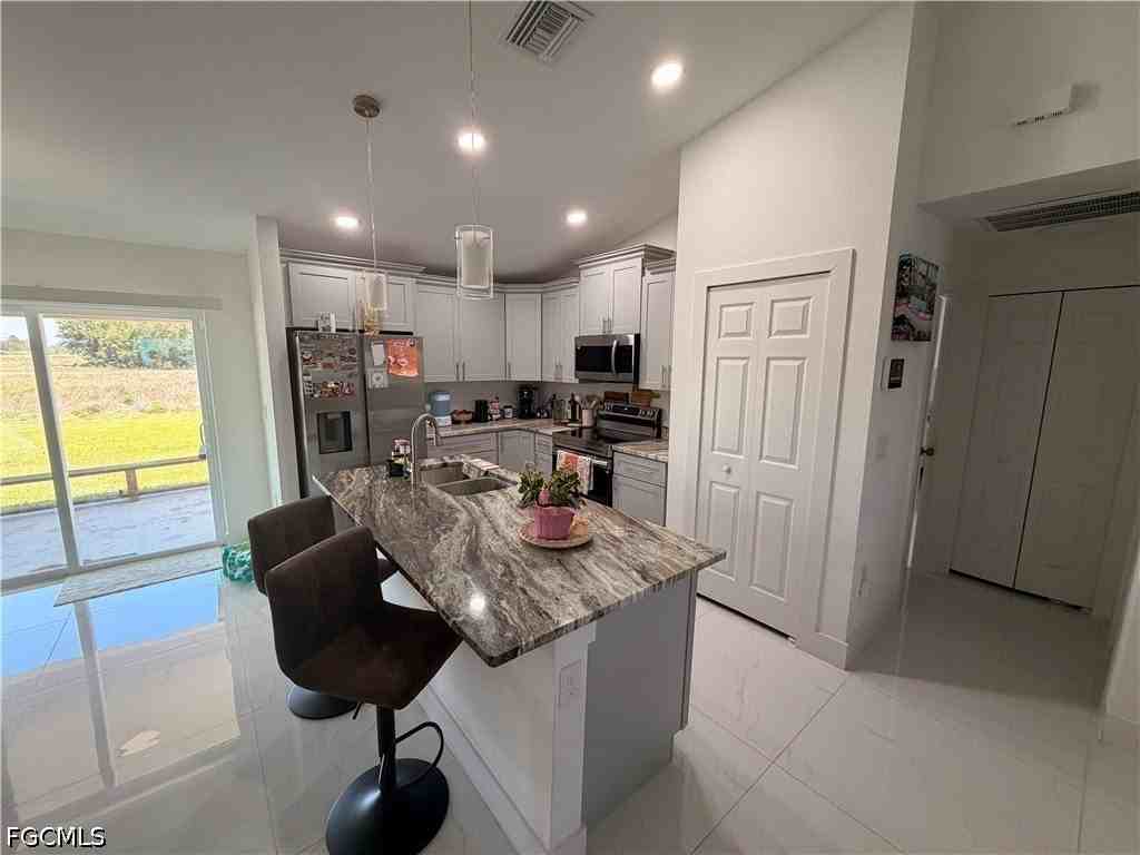 4702 Loraine Ave S - Photo 6 of 23
