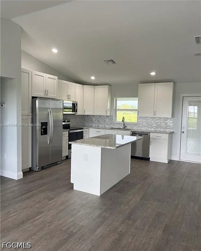 634 Royce Rd - Photo 6 of 20