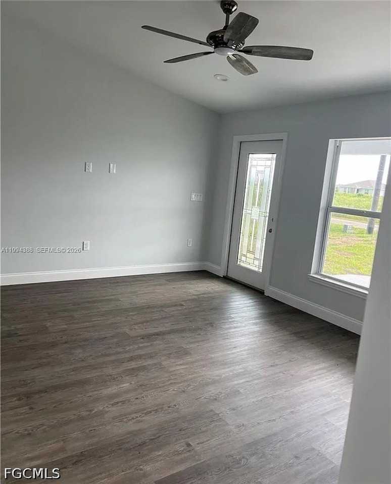 634 Royce Rd - Photo 7 of 20