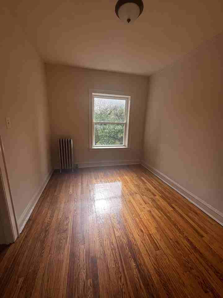 7152 South Calumet Avenue - Photo 2 of 7