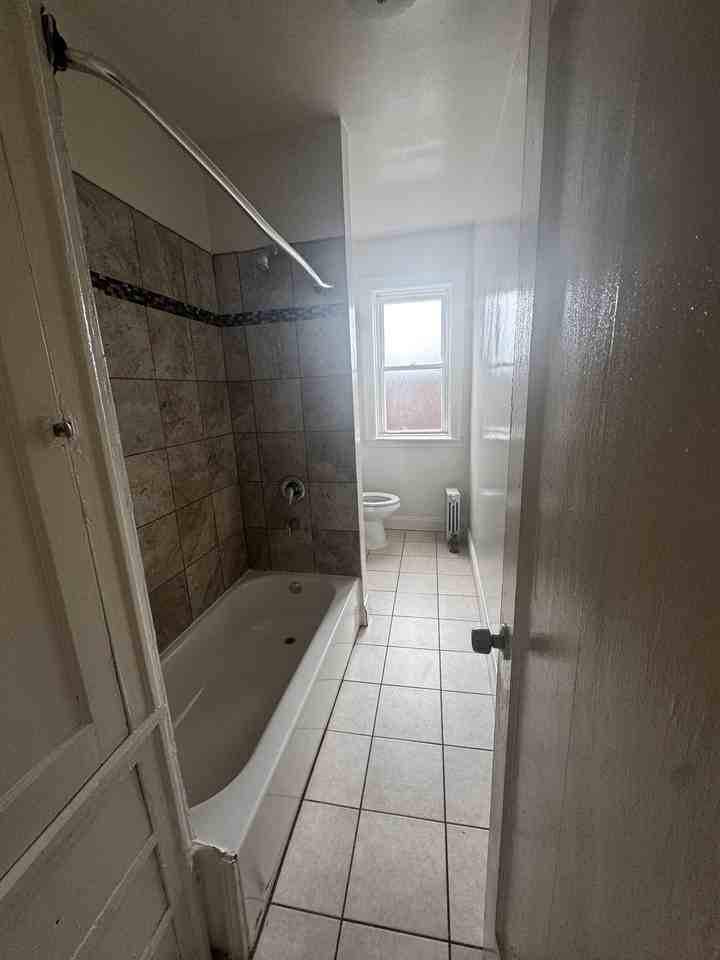 7152 South Calumet Avenue - Photo 3 of 7