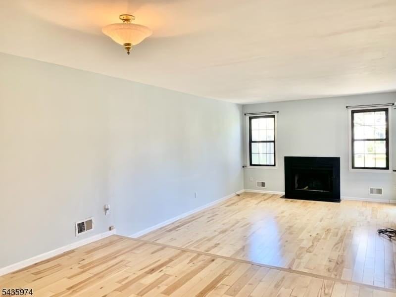 305 Marten Rd - Photo 5 of 37