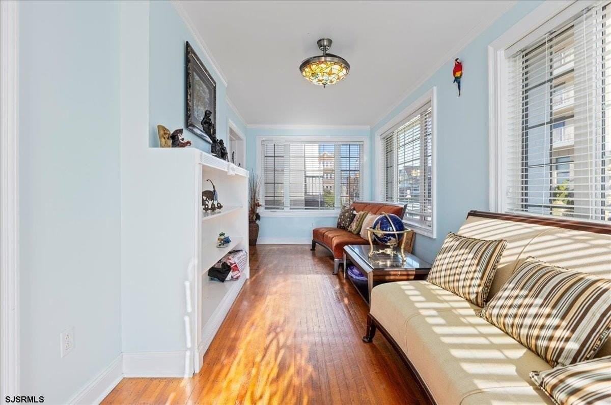 104 S Oakland Ave - Photo 4 of 50