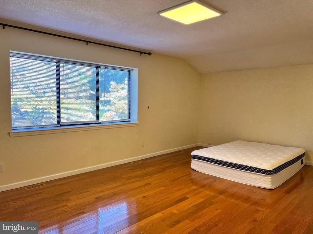 80 Sayre Dr - Photo 6 of 31