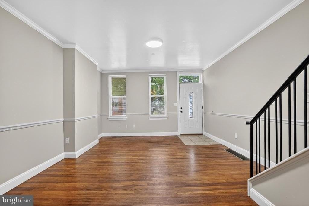 1953 E Stella St - Photo 4 of 20