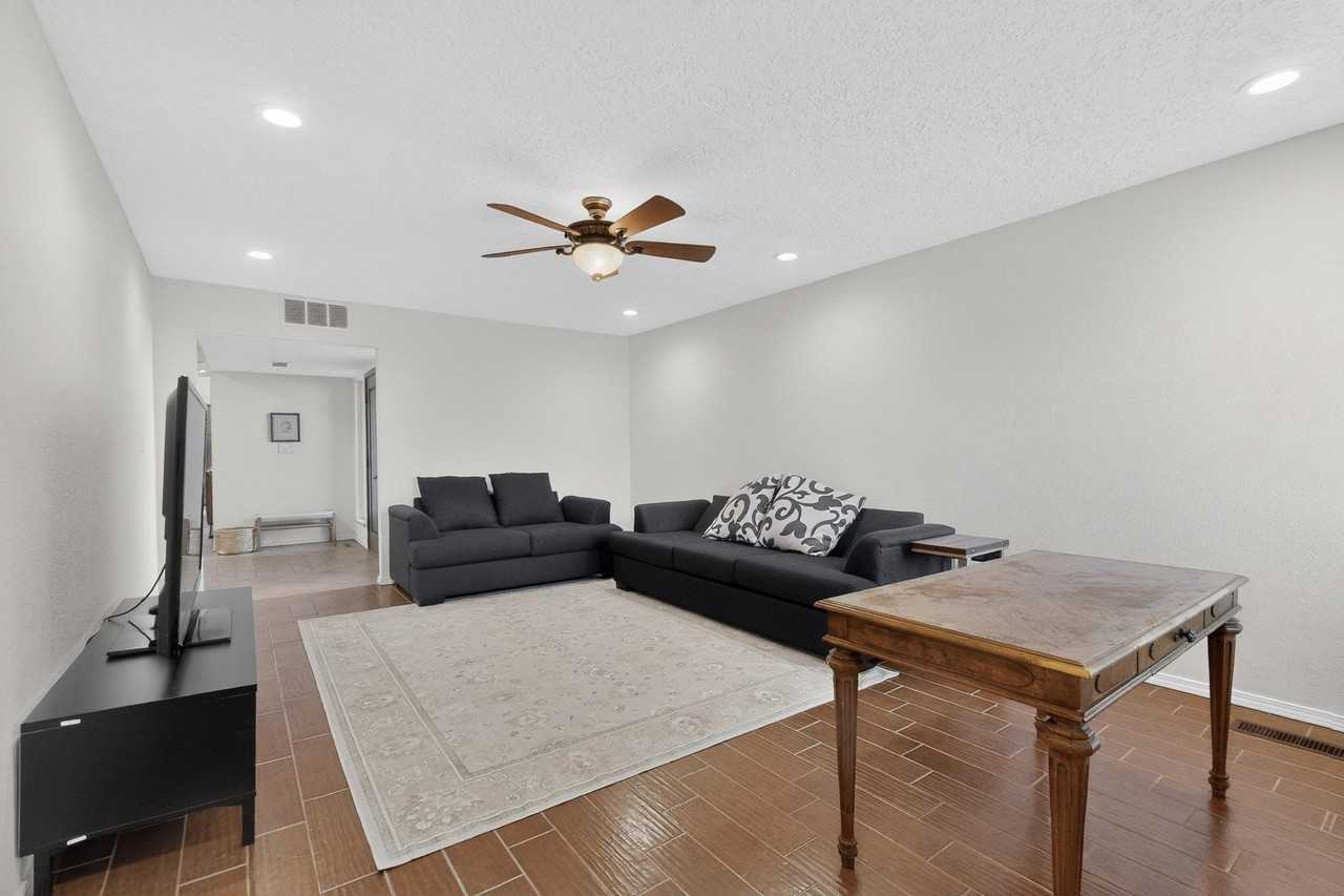 9735 Village Green Dr Ne - Photo 4 of 37