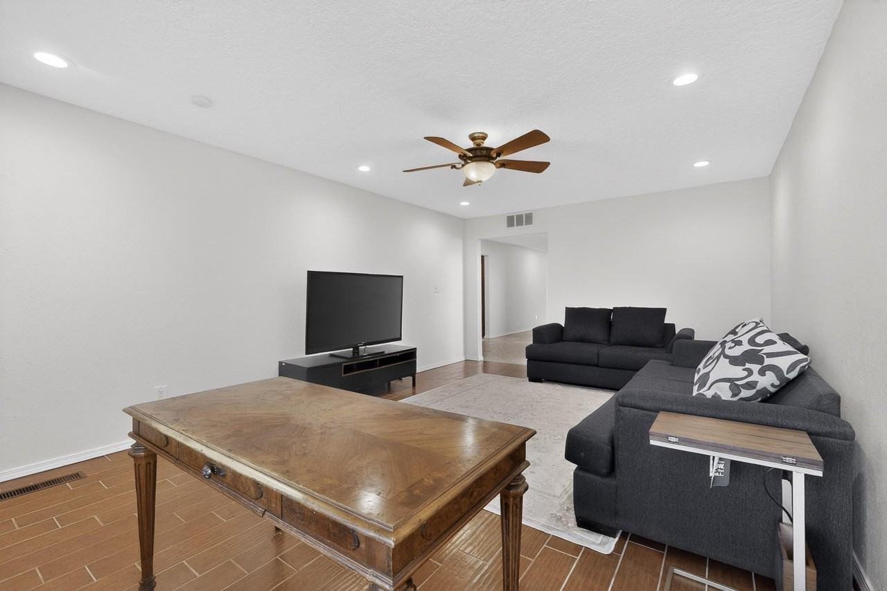 9735 Village Green Dr Ne - Photo 6 of 37