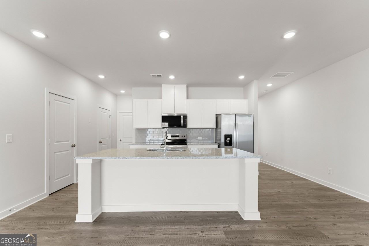 1922 Westwind St - Photo 5 of 41