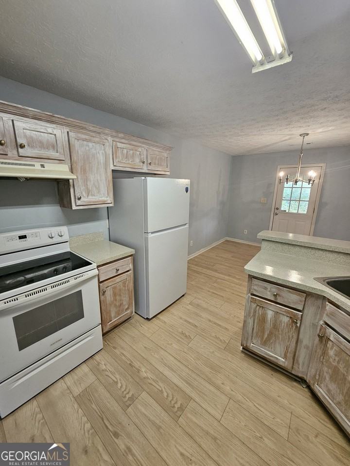 136 Henry Burch Dr - Photo 4 of 17
