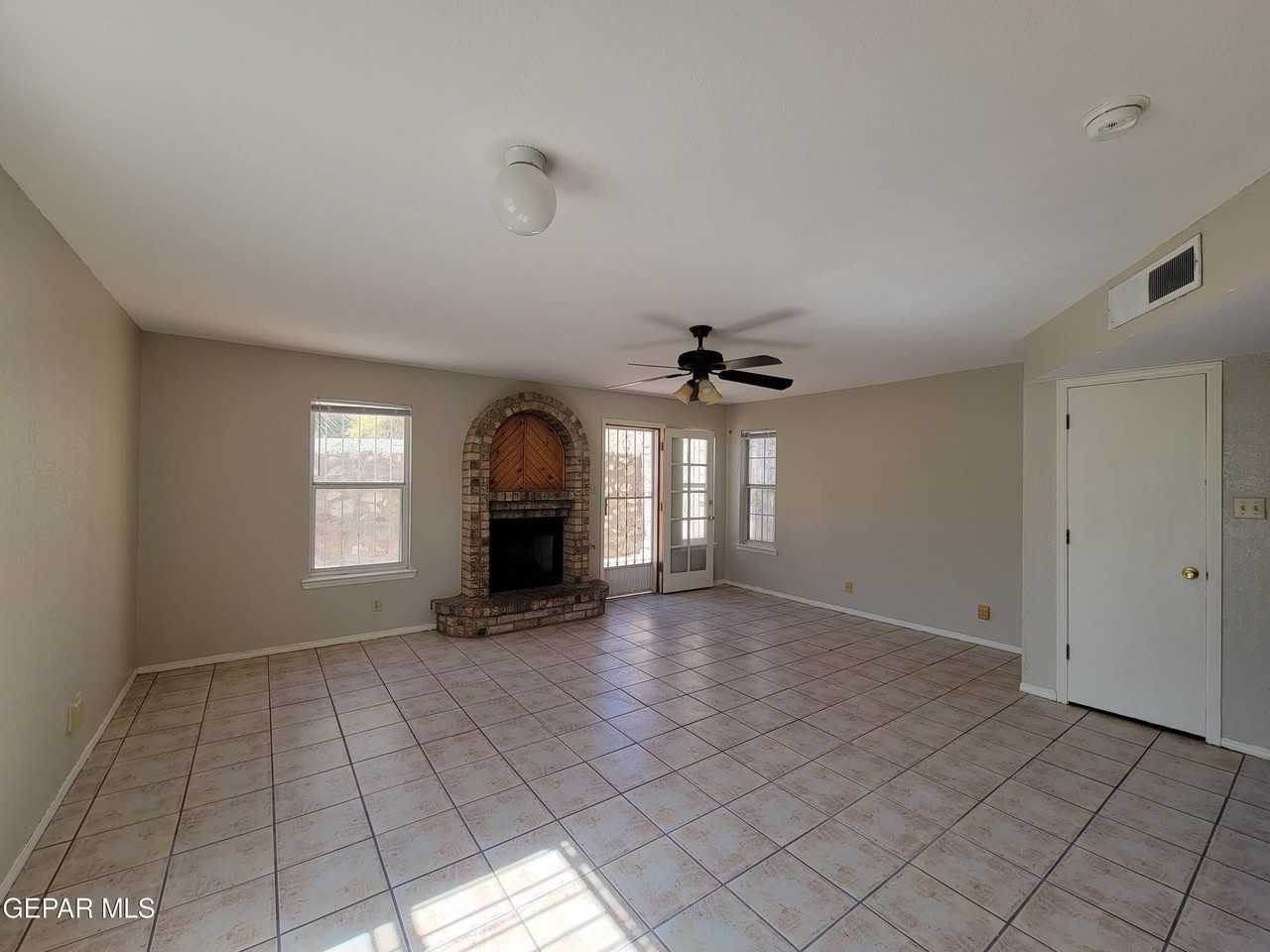 3200 Mountain Ridge Dr - Photo 5 of 50