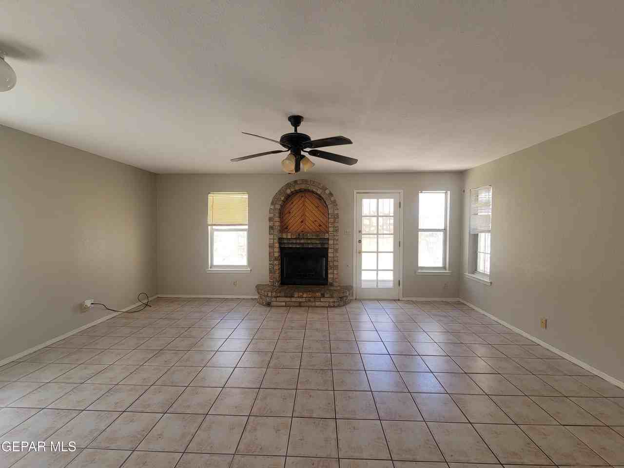 3200 Mountain Ridge Dr - Photo 6 of 50
