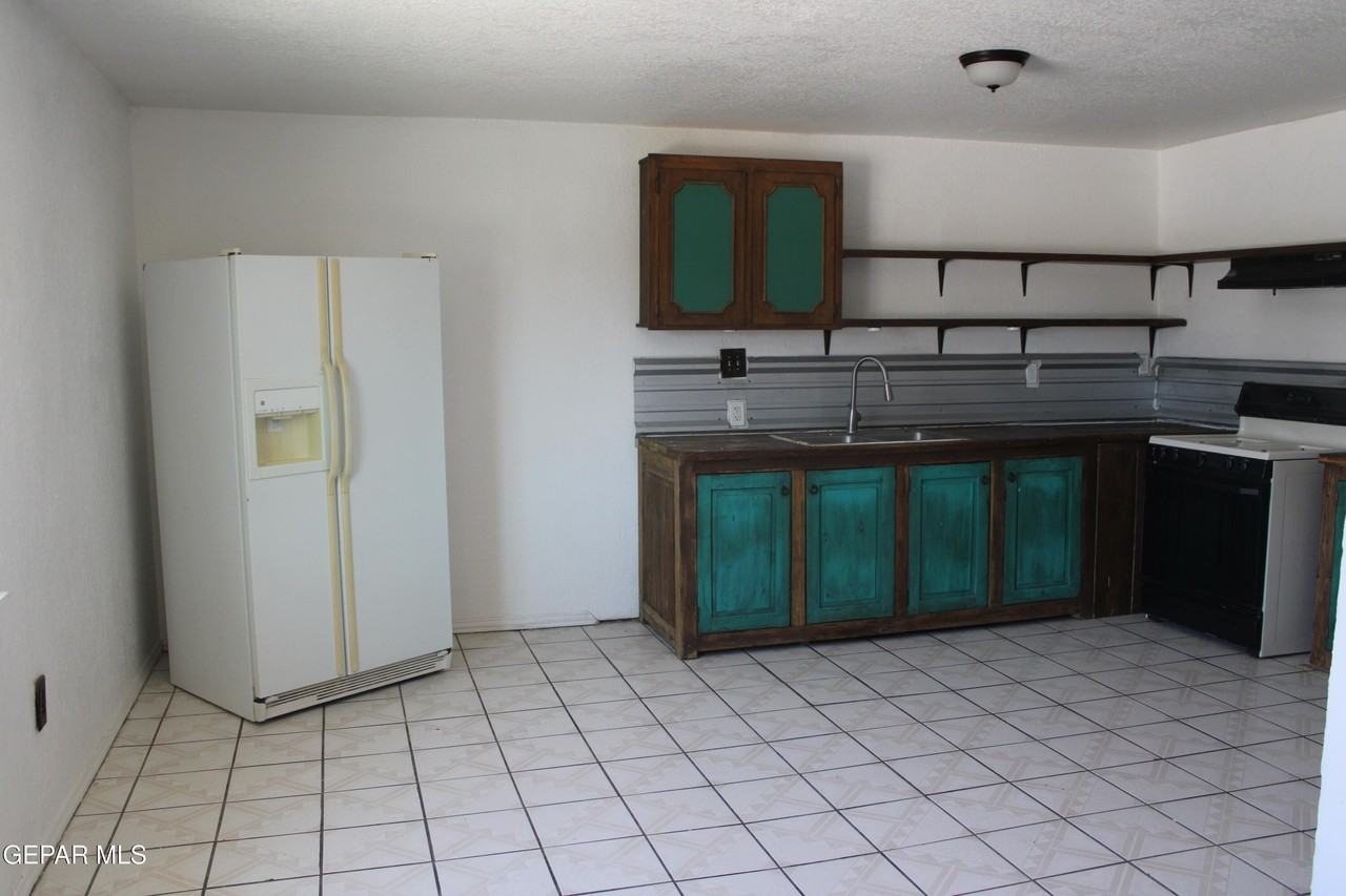 1368 Reid Rd #B - Photo 6 of 13