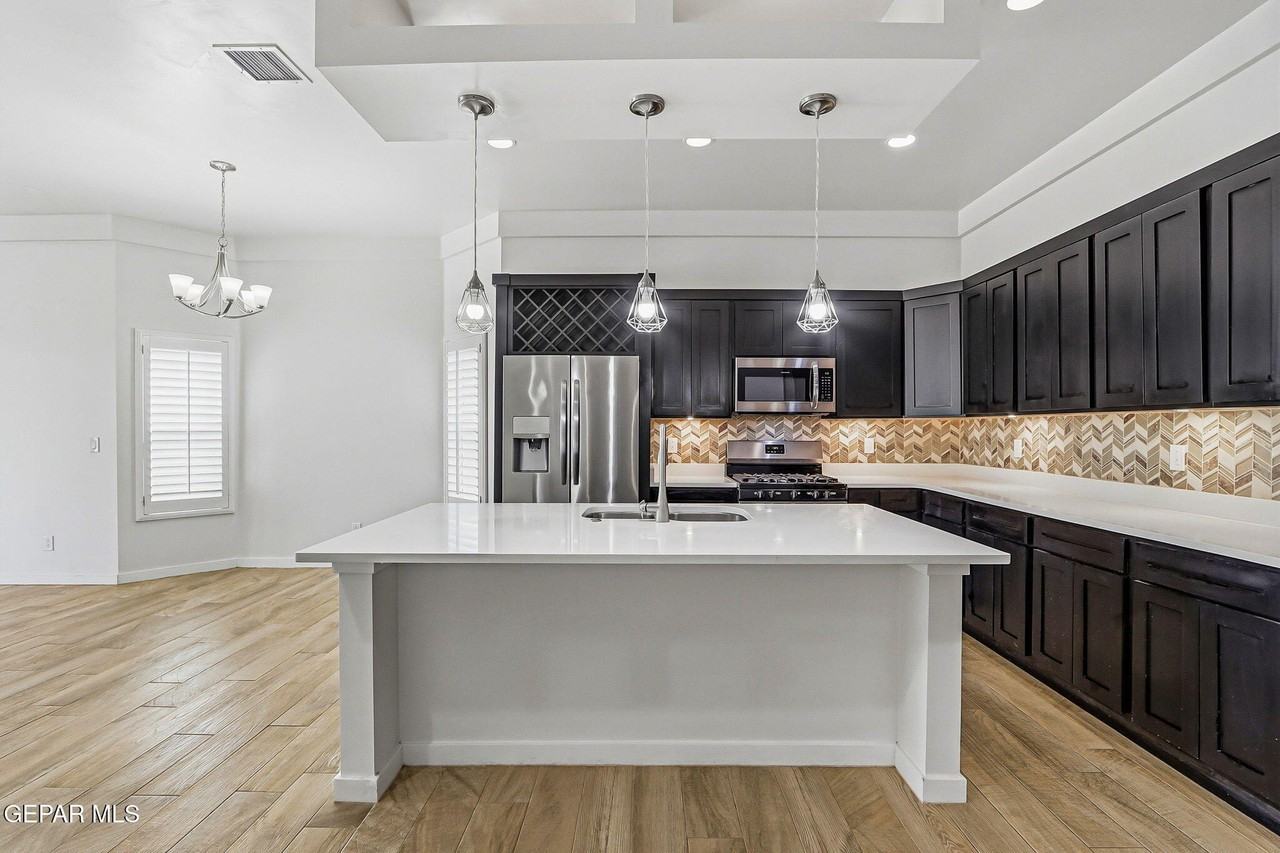 14824 Sam Garcia Ave - Photo 6 of 28