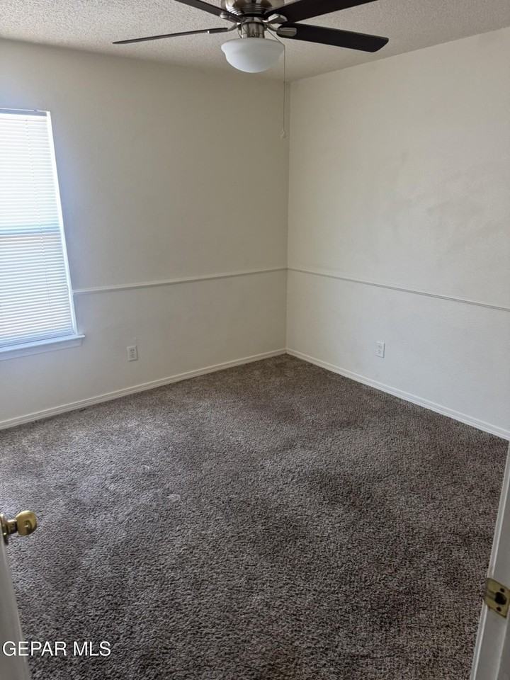 11205 Whitey Ford St - Photo 7 of 9