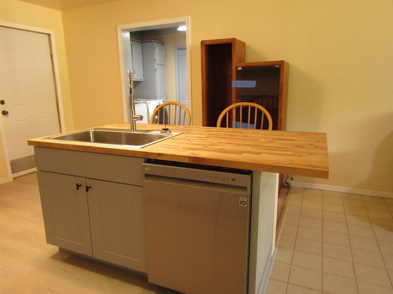1120 Clearwater Rd - Photo 7 of 32