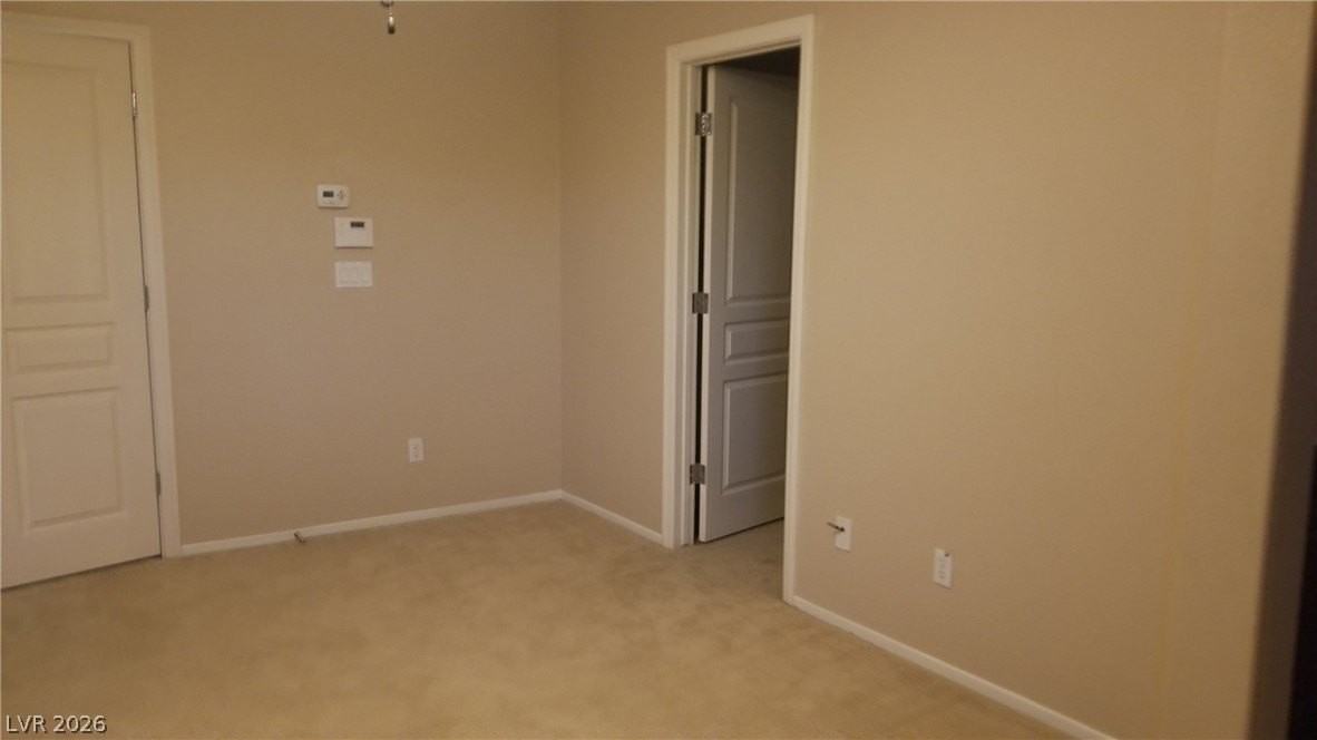7227 Burnett Ave - Photo 5 of 26