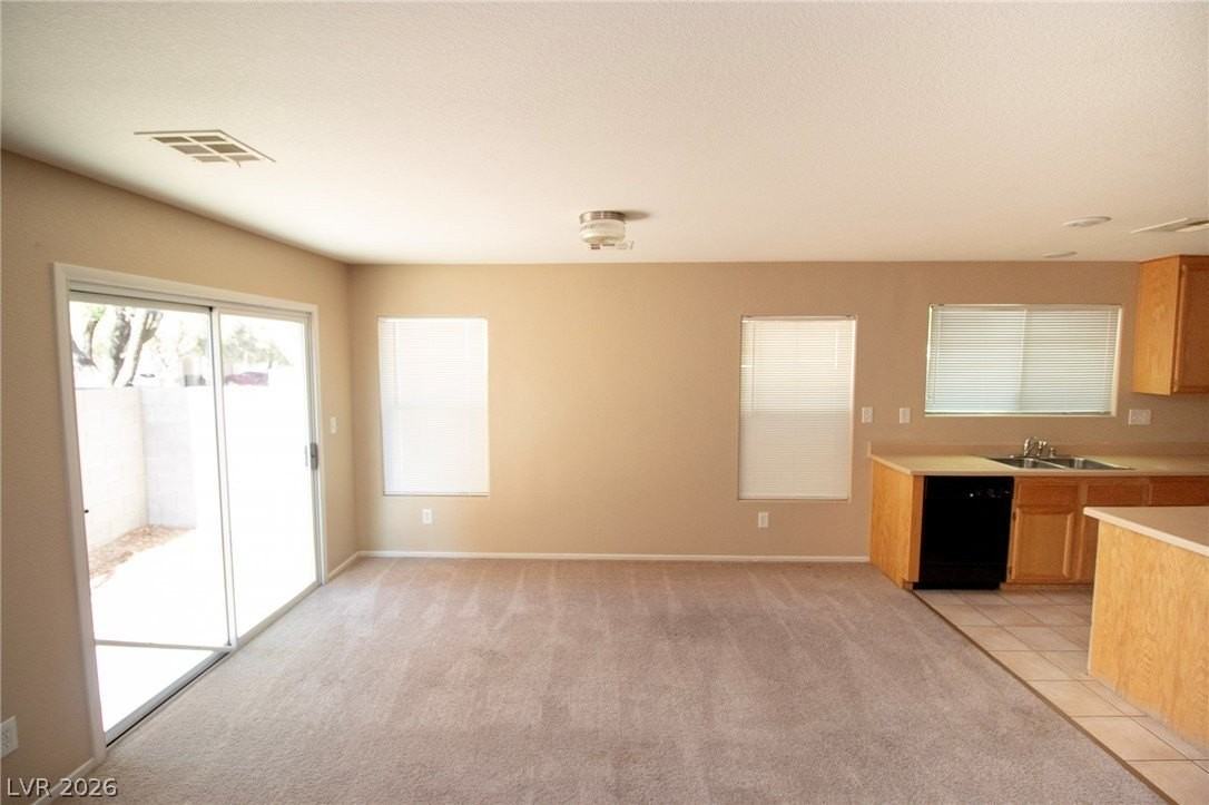 7218 Freedom Ring St - Photo 4 of 20