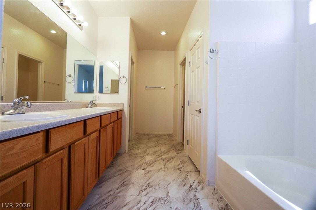 6472 Centennial Rd - Photo 6 of 33