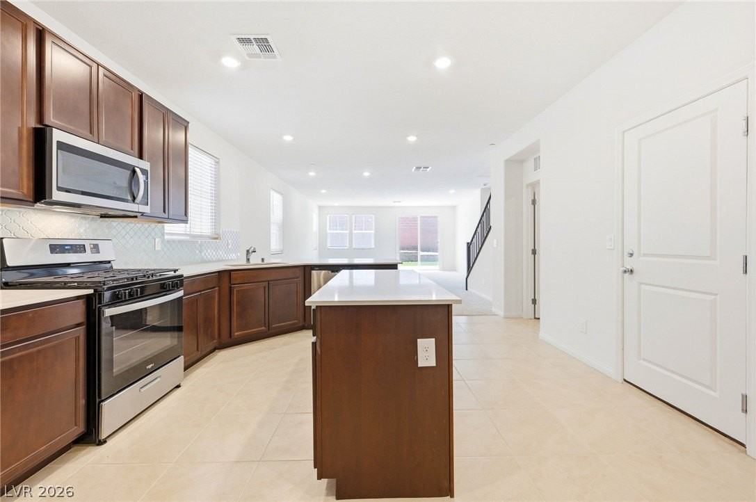 3765 Osiris Ave - Photo 4 of 35