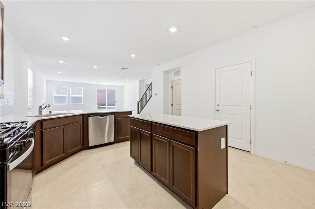 3765 Osiris Ave - Photo 6 of 35
