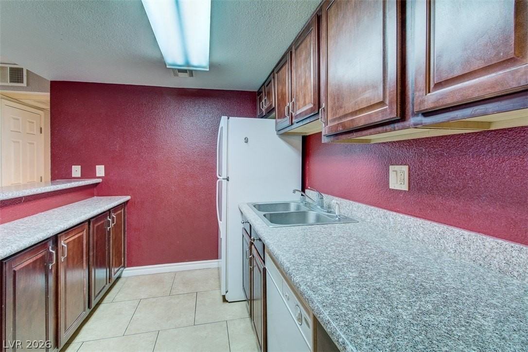 5273 Indian River Dr #261 - Photo 6 of 22