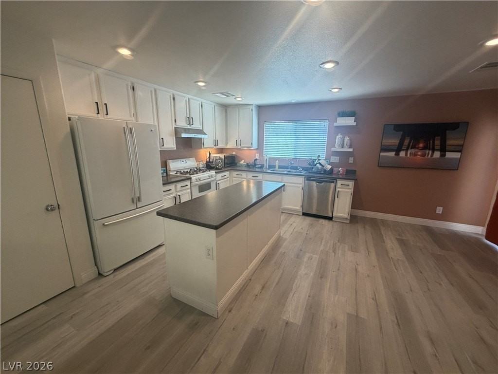 569 Port Talbot Ave - Photo 2 of 20