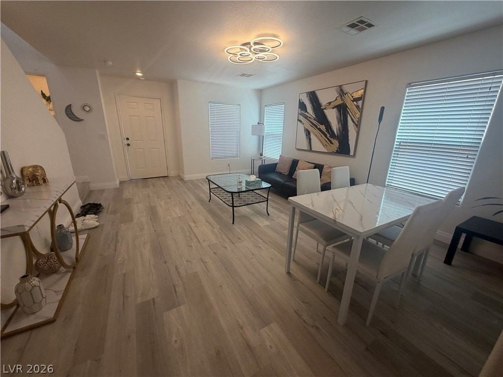 569 Port Talbot Ave - Photo 7 of 20