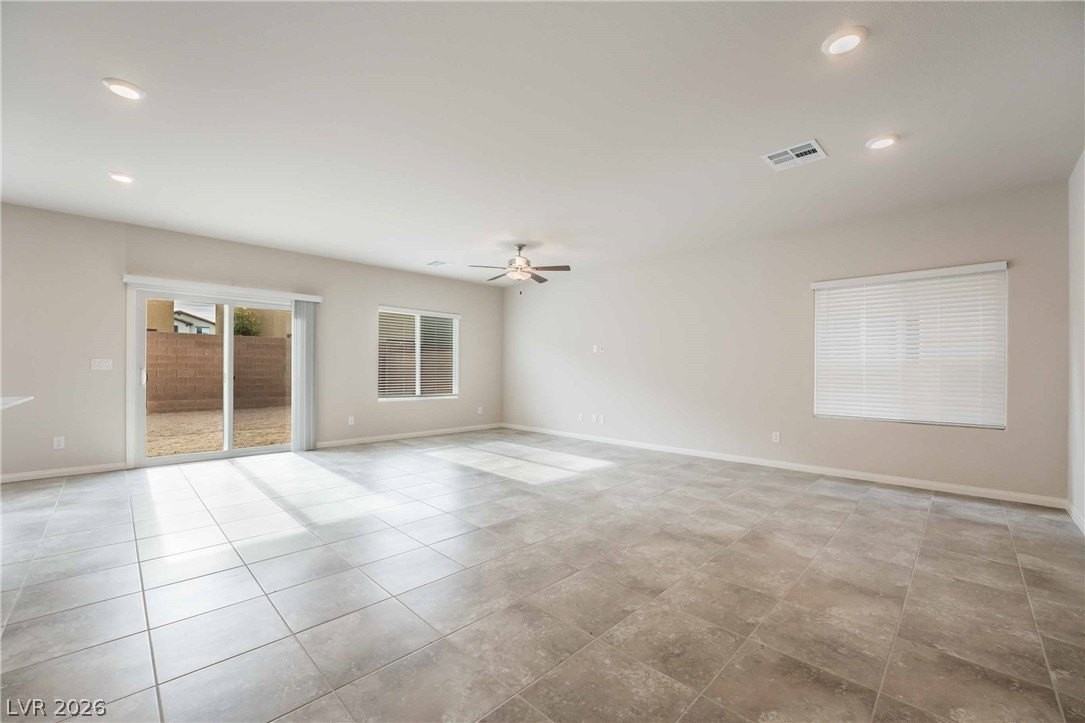 3827 Andorian Ave - Photo 4 of 31