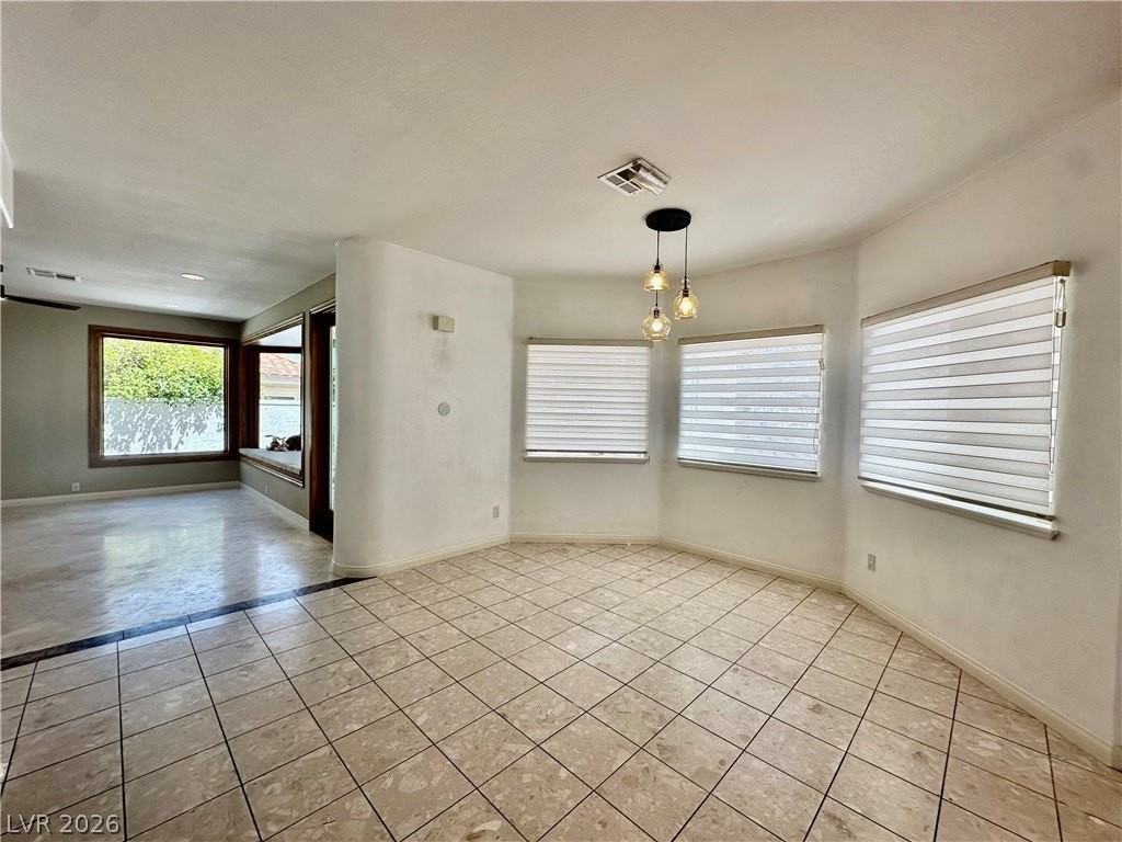 8645 Robinson Ridge Dr - Photo 7 of 25